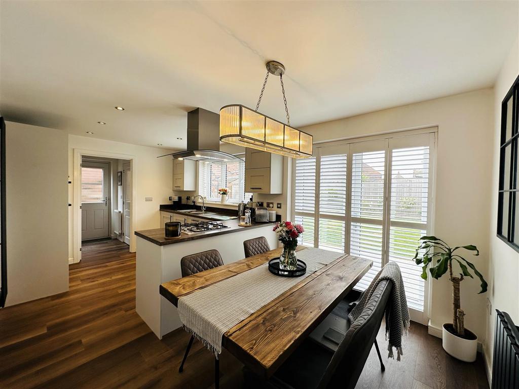 Kitchen1.jpg