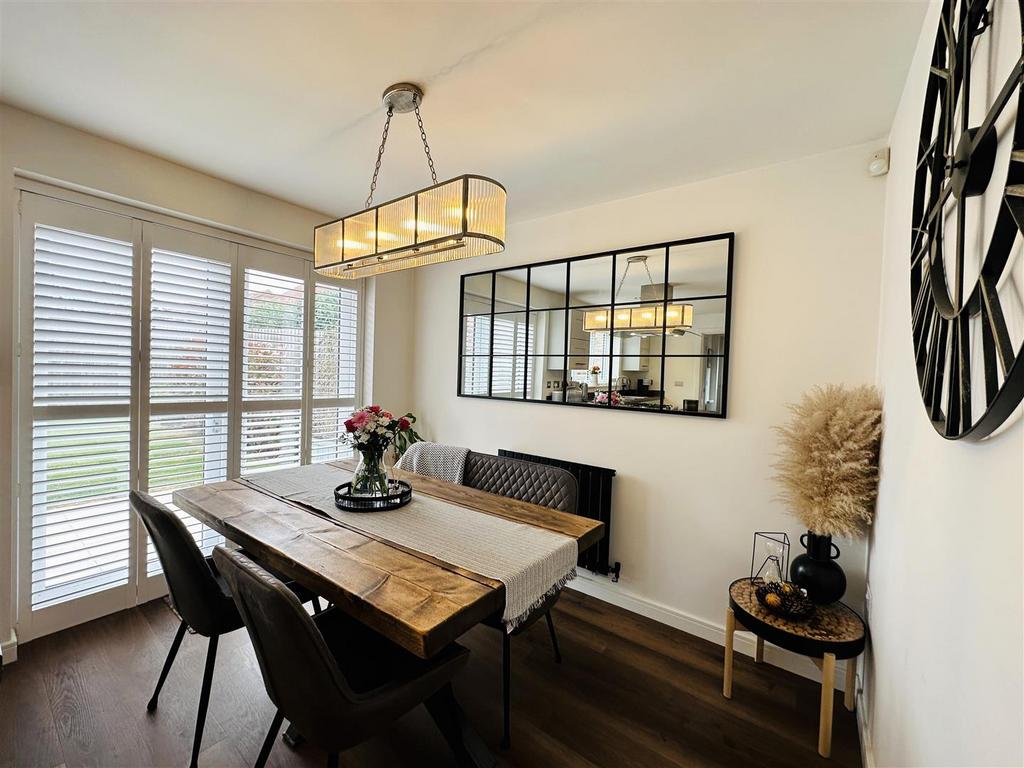 Dining Area.jpg