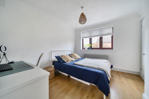 14 Harris Hill, Basingstoke, RG22 4UH