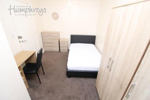 2 bedroom flat share to rent, Bodmin Grove, B7 - 8-8 Viewings