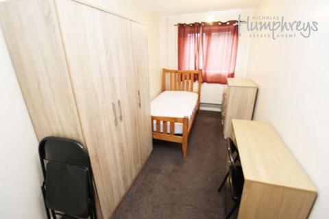 2 bedroom flat share to rent, Bodmin Grove, B7 - 8-8 Viewings