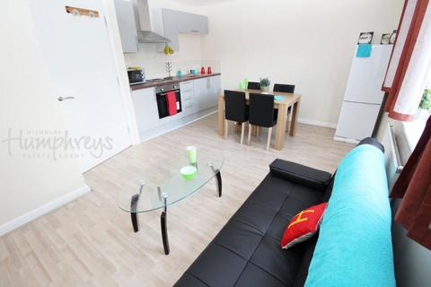 2 bedroom flat share to rent, Bodmin Grove, B7 - 8-8 Viewings