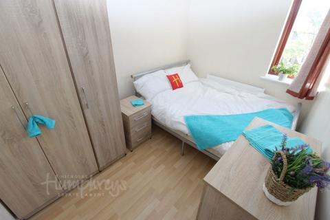 2 bedroom flat share to rent, Bodmin Grove, B7 - 8-8 Viewings