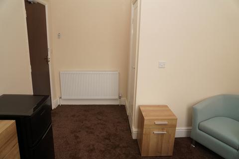1 bedroom in a house share to rent, Oakfield Road, Balsall Heath, B12