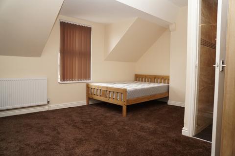 1 bedroom in a house share to rent, Oakfield Road, Balsall Heath, B12