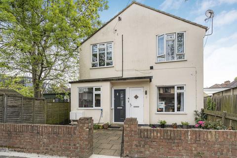 67 Cedar Avenue, Twickenham, TW2 7HD