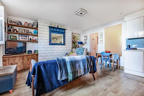 2 bedroom flat for sale, Marine Square, Brighton