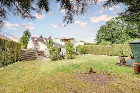 5 bedroom chalet for sale, Central Close, Hadleigh SS7
