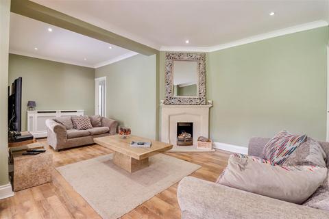5 bedroom chalet for sale, Central Close, Hadleigh SS7