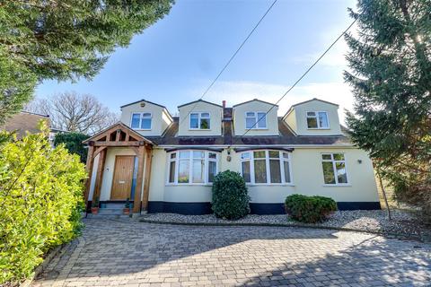 Central Close, Hadleigh SS7