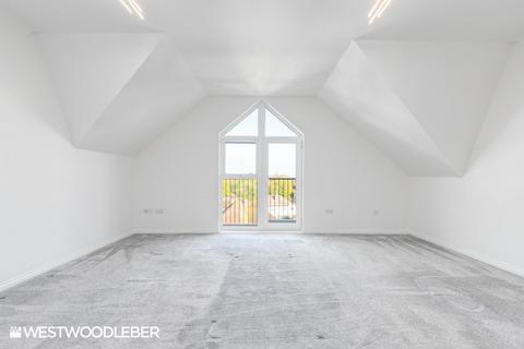 2 bedroom penthouse for sale, Taverners Way, Hoddesdon EN11