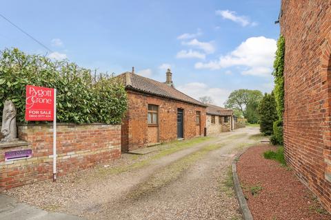 2 bedroom detached bungalow for sale, High Street, Martin, Lincoln, LN4
