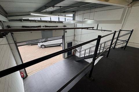 Industrial unit to rent, London NW10