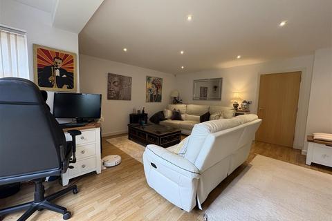 2 bedroom ground floor flat for sale, Tudor Way, Sutton Coldfield