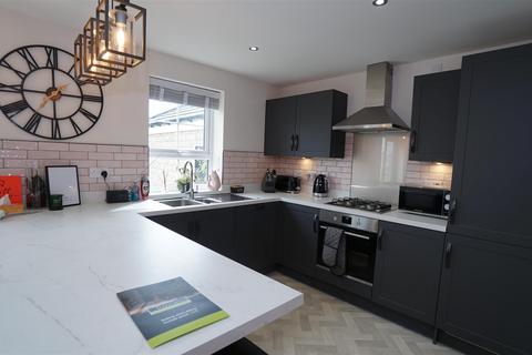 4 bedroom detached house for sale, Pommell Drive, Eccleshill, Bradford