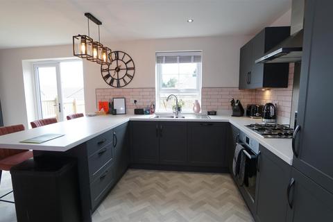 4 bedroom detached house for sale, Pommell Drive, Eccleshill, Bradford