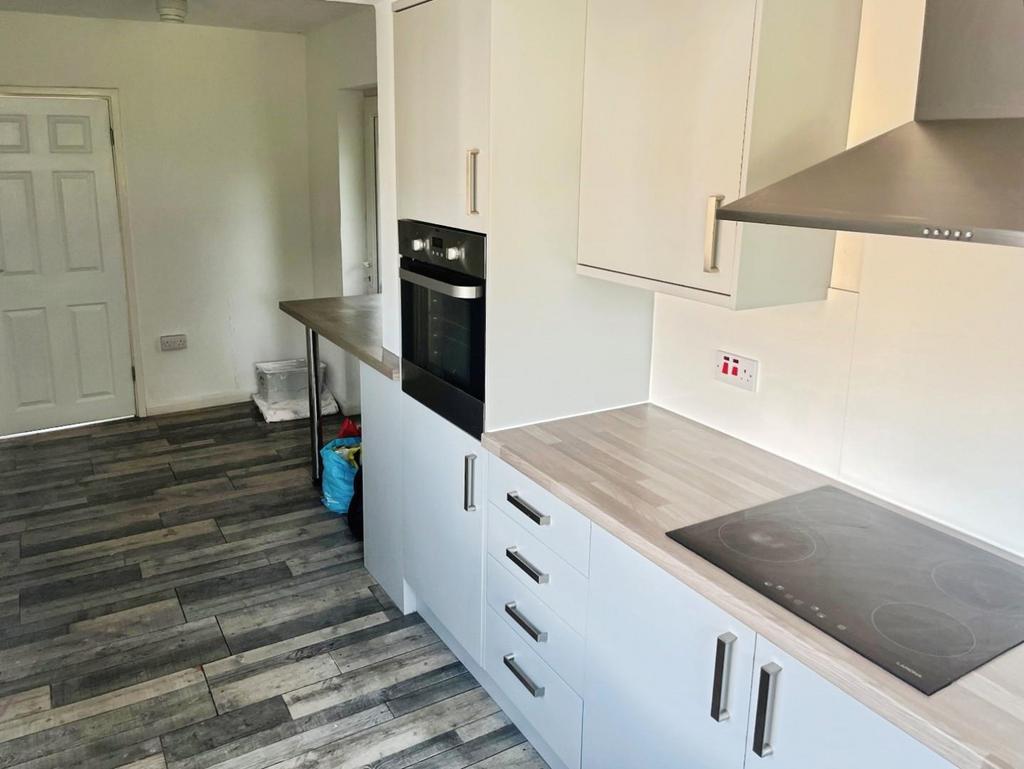 662bd2a7-Kitchen 201.jpg