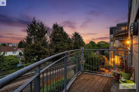 undefined, Sudbury Heights Avenue, Greenford UB6