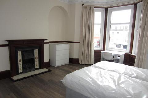 3 bedroom flat to rent, King Street, Aberdeen, AB24