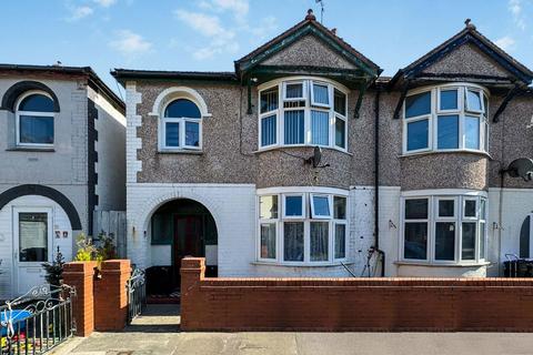 3 Aquarium Crescent, Rhyl, LL18 1PL
