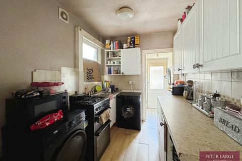 3 Aquarium Crescent, Rhyl, LL18 1PL