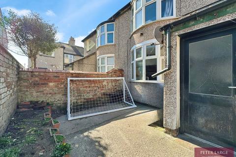 3 Aquarium Crescent, Rhyl, LL18 1PL