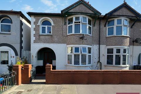 3 Aquarium Crescent, Rhyl, LL18 1PL