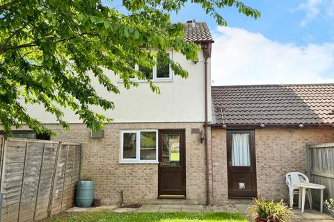2 bedroom semi-detached house to rent, Buscombe Gardens, Brockworth, GL3