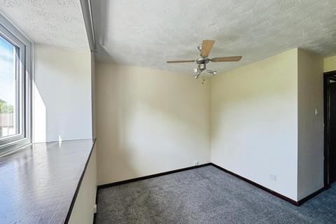 2 bedroom semi-detached house to rent, Buscombe Gardens, Brockworth, GL3