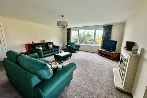 5 bedroom detached bungalow for sale, Weydale, Thurso, Highland. KW14 8YJ
