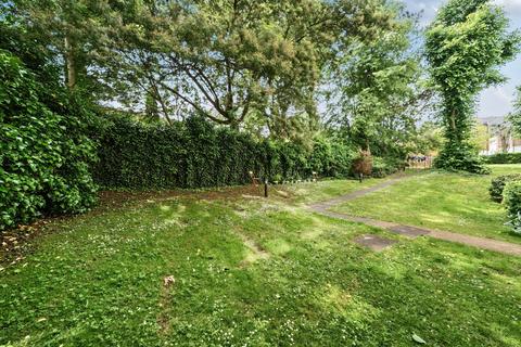 54a Augustus Road, London, SW19 6LZ