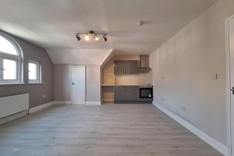 1 bedroom flat to rent, Kingsmead Road, London