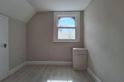 1 bedroom flat to rent, Kingsmead Road, London