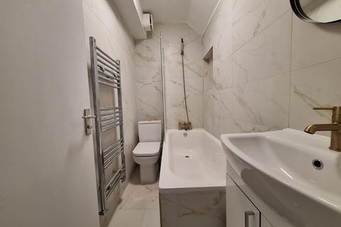 1 bedroom flat to rent, Kingsmead Road, London
