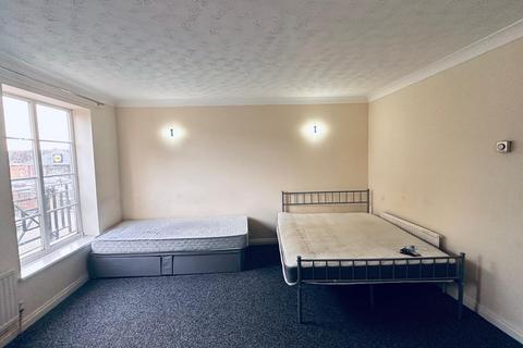 4 bedroom house to rent, Tollgate Road, London E6