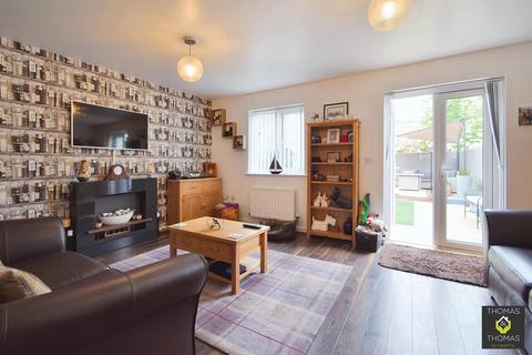 21 Acorn Way, Hardwicke, Gloucester, GL2 4AY