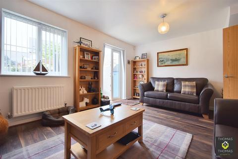 21 Acorn Way, Hardwicke, Gloucester, GL2 4AY