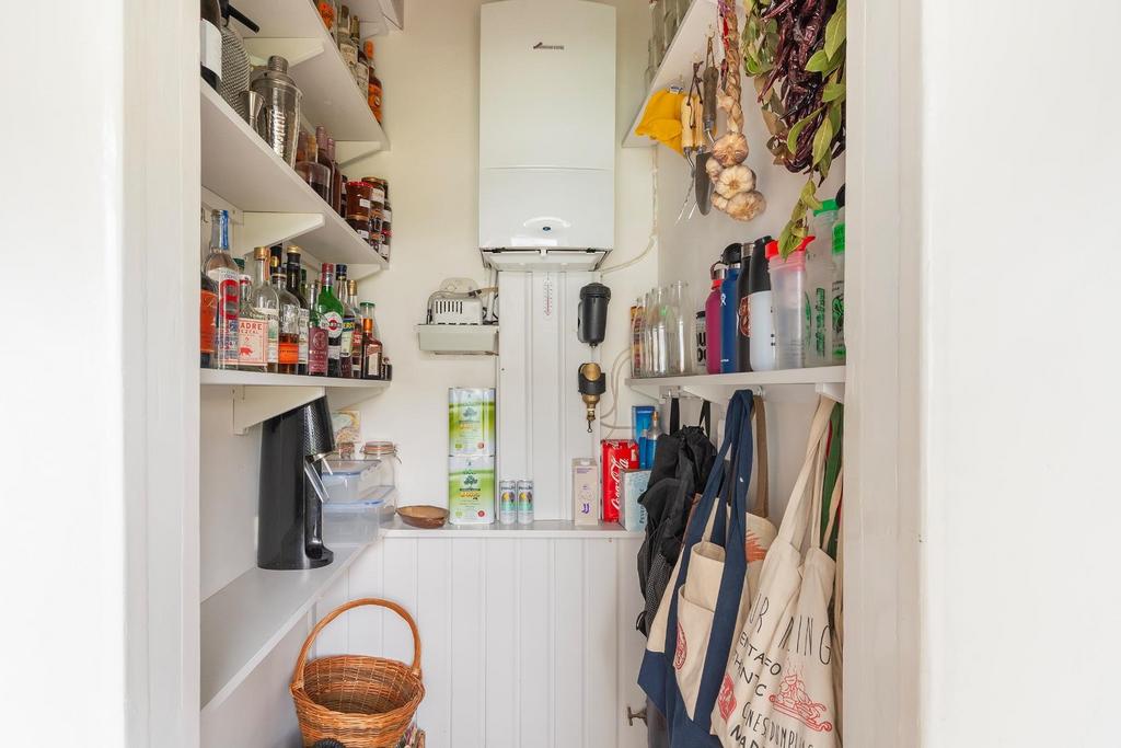 G8 F9 FERSD - Pantry A.jpg
