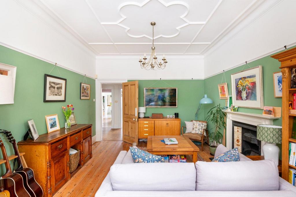 G8 F9 FERSD - Living Room C.jpg
