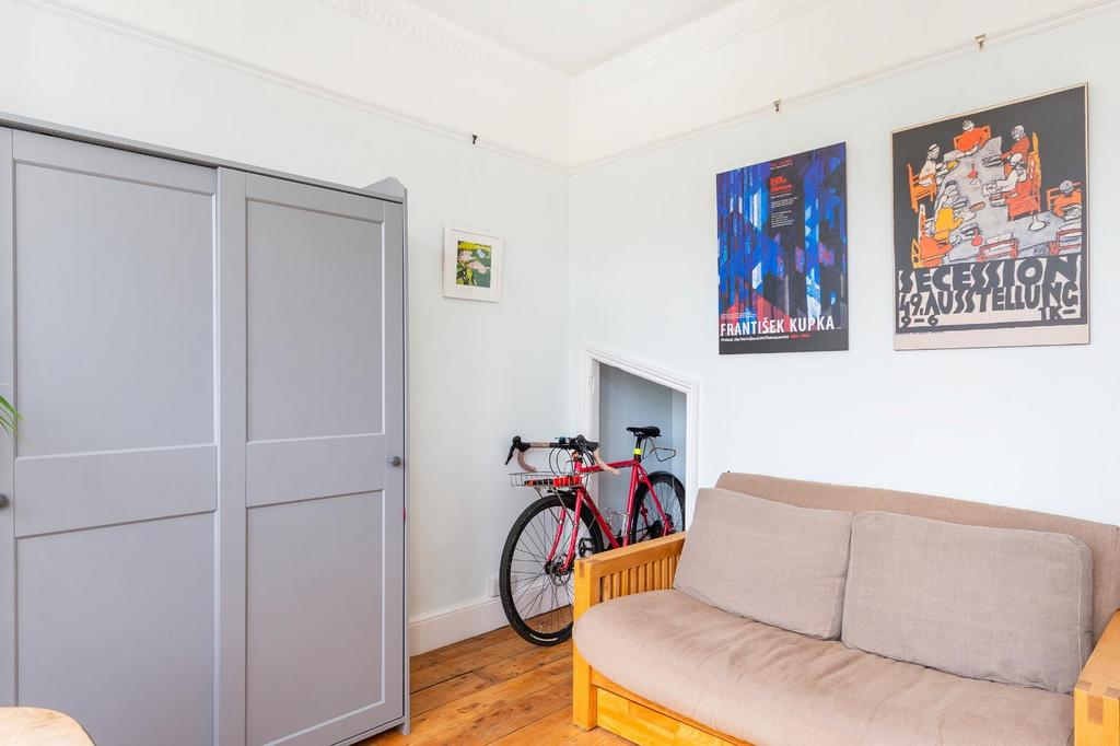 G8 F9 FERSD - Bedroom A.jpg