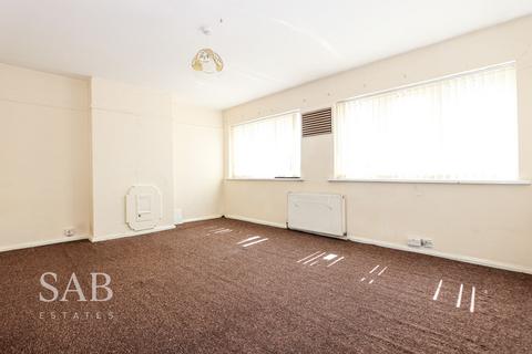 4 bedroom flat to rent, Ruislip Road, Greenford, UB6