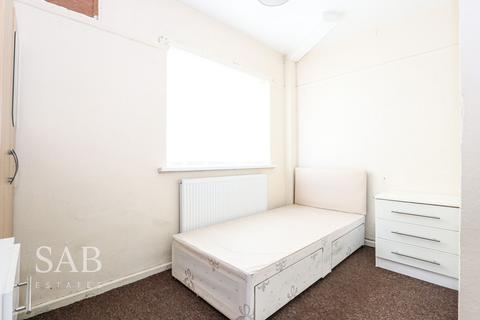 4 bedroom flat to rent, Ruislip Road, Greenford, UB6