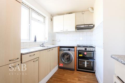 4 bedroom flat to rent, Ruislip Road, Greenford, UB6