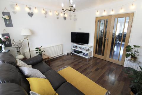 3 bedroom semi-detached house to rent, Glebe Road, PETERBOROUGH PE2