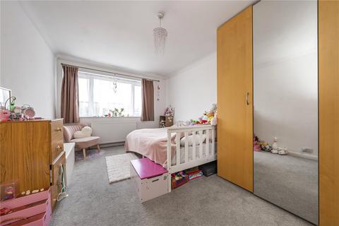14 Wolsey Close, Hounslow, TW3 2PJ