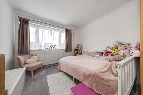 14 Wolsey Close, Hounslow, TW3 2PJ
