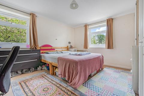 2 bedroom apartment for sale, Greenlands Road, Staines-upon-Thames, TW18