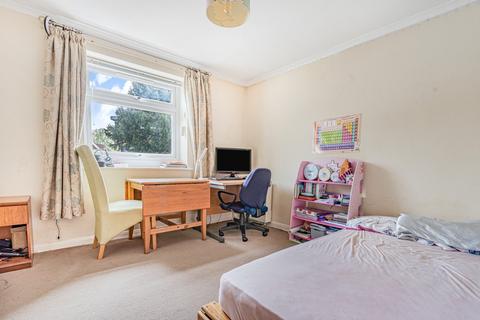 2 bedroom apartment for sale, Greenlands Road, Staines-upon-Thames, TW18