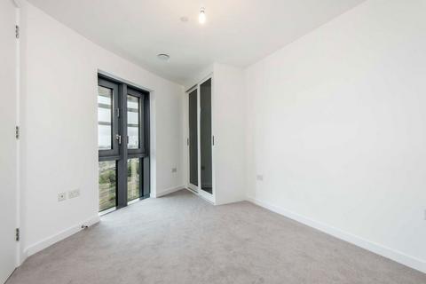 2 bedroom flat for sale, Goodwin Street, London N4