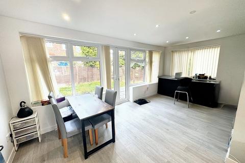 10 Cotswold Close, Prestwich, Manchester, M25 1PJ